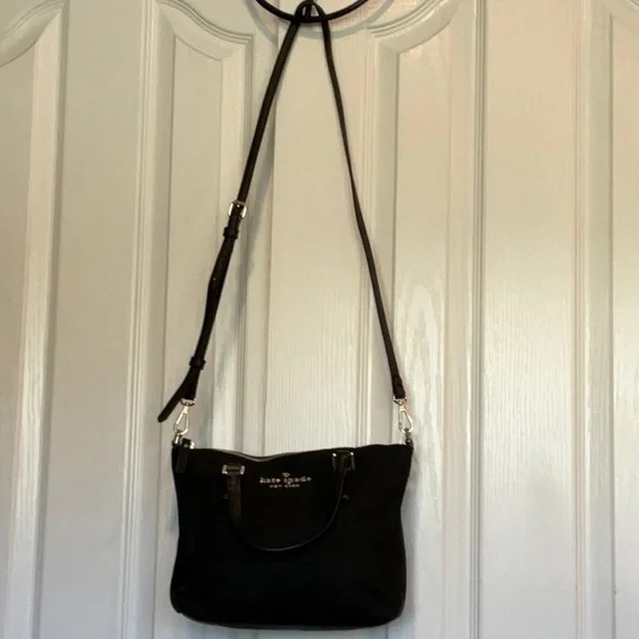 Kate Spade Watson Lane Lucie Crossbody handbag Black Purse Bag Logo - Like New - Picture 9 of 14